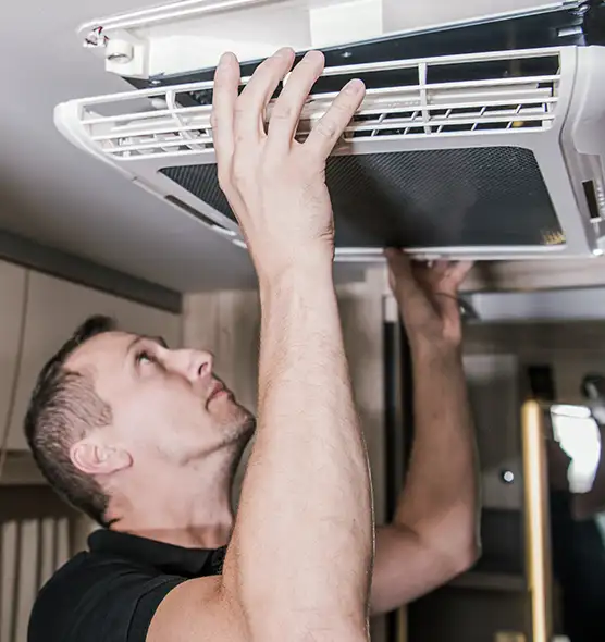  Professional Licensed And Insured Cleaners in East Lansing, MI